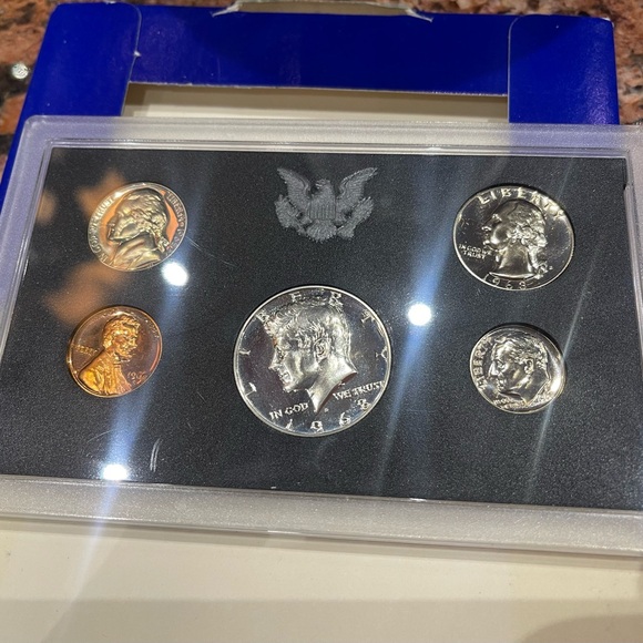 1968 Coin Proof Set - Picture 5 of 7